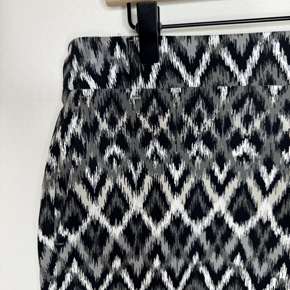 Spanx Sunshine Shorts Pull On 4" UPF 50+ Quick Dry in Grey Ikat Size XL - Picture 5 of 14